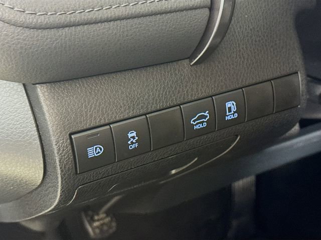 Used 2021 Toyota Camry LE image 12