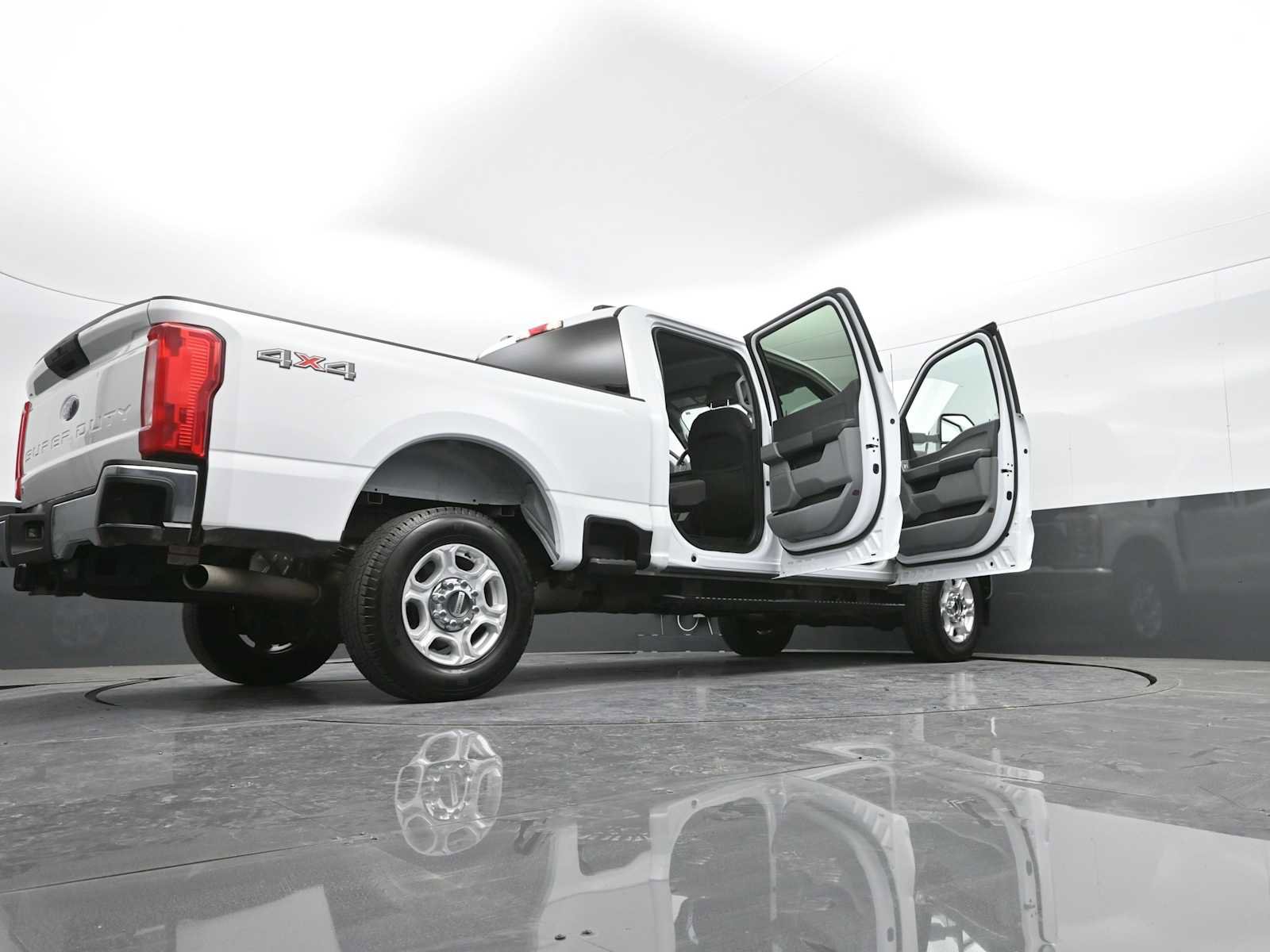 Used 2025 Ford F250 XLT image 71