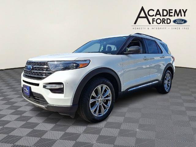 Certified 2022 Ford Explorer XLT w/ Equipment Group 202A AWD/4WD image 3
