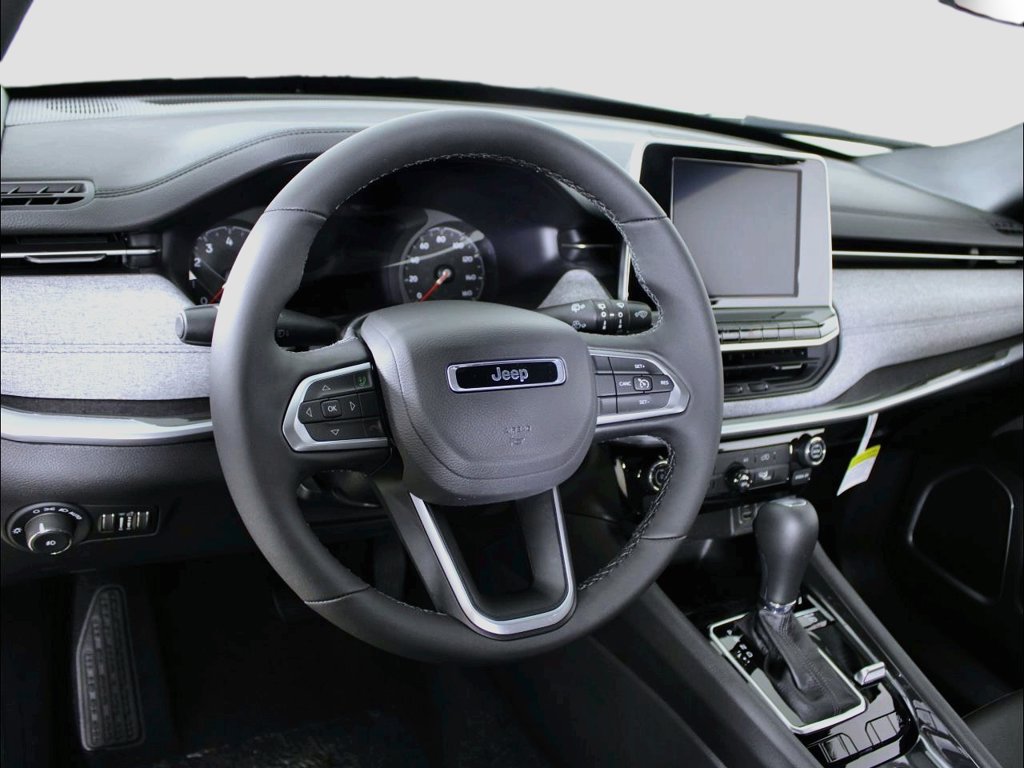 New 2025 Jeep Compass Latitude AWD/4WD image 14