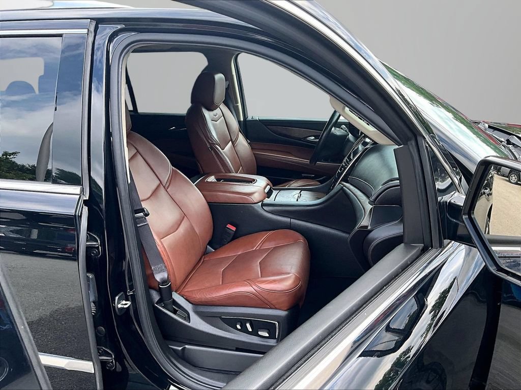 Used 2015 Cadillac Escalade Premium AWD/4WD image 8