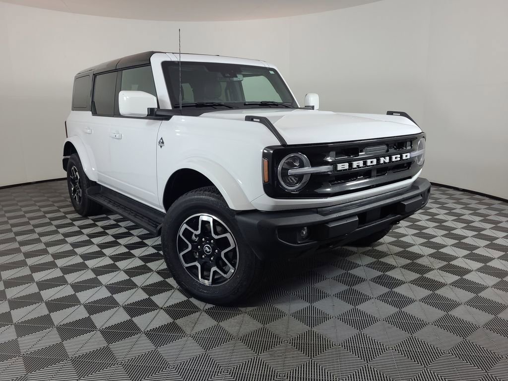 Used 2025 Ford Bronco Outer Banks AWD/4WD image 1