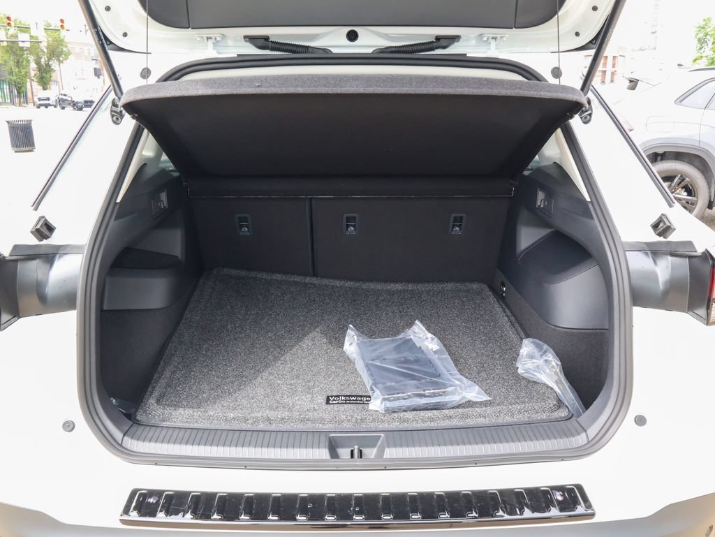New 2026 Volkswagen Tiguan S AWD/4WD image 10