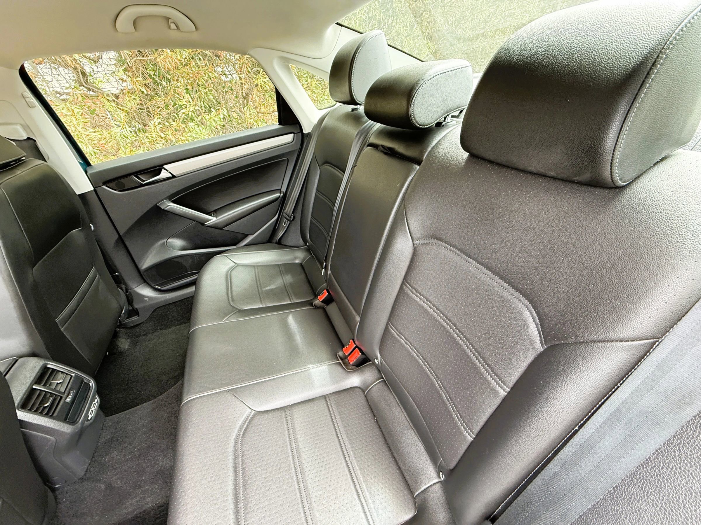 Used 2020 Volkswagen Passat 2.0T SE image 43