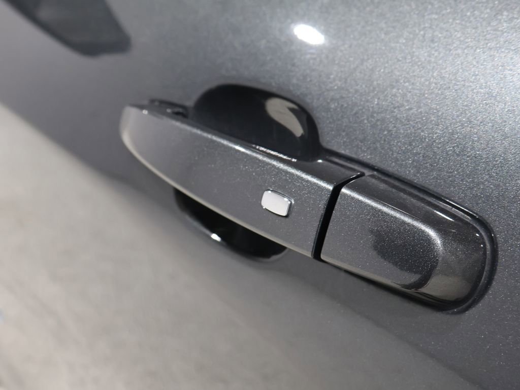 Used 2020 Chevrolet Equinox LT image 9