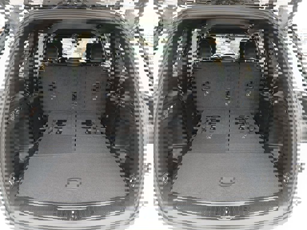 New 2026 Jeep Grand Cherokee L Laredo image 37