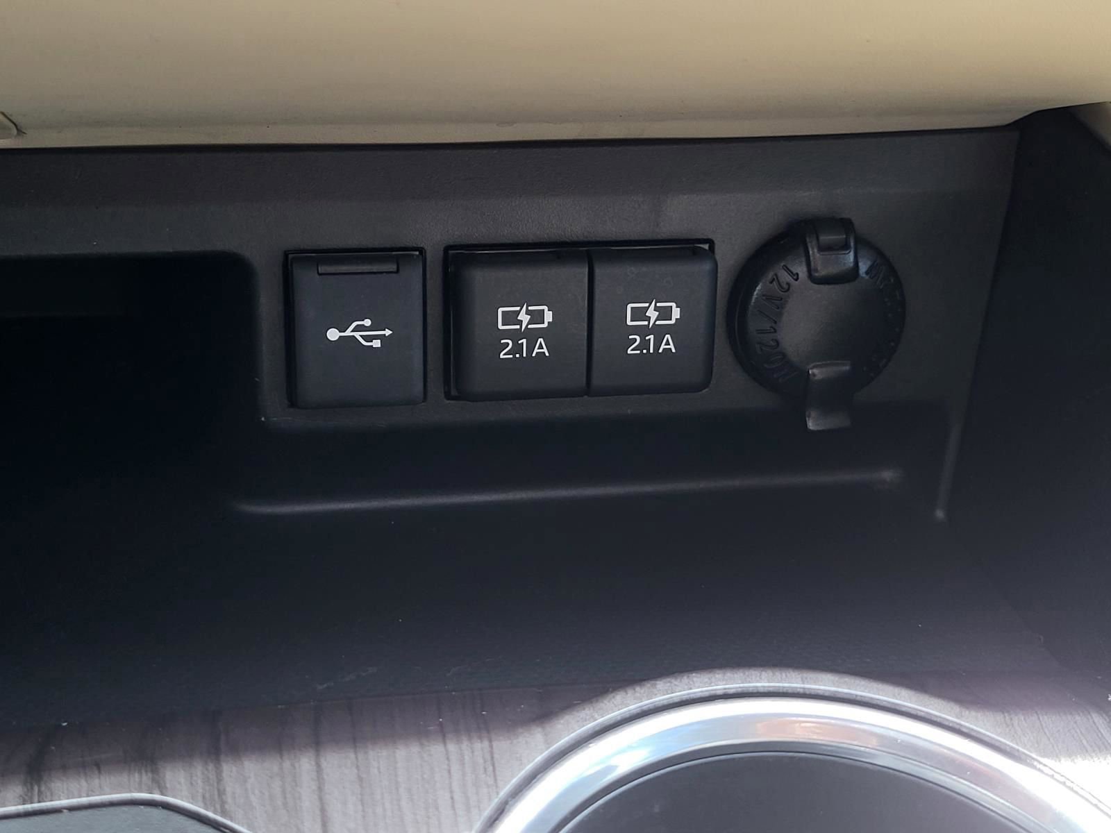Used 2020 Toyota Highlander Limited FWD image 29