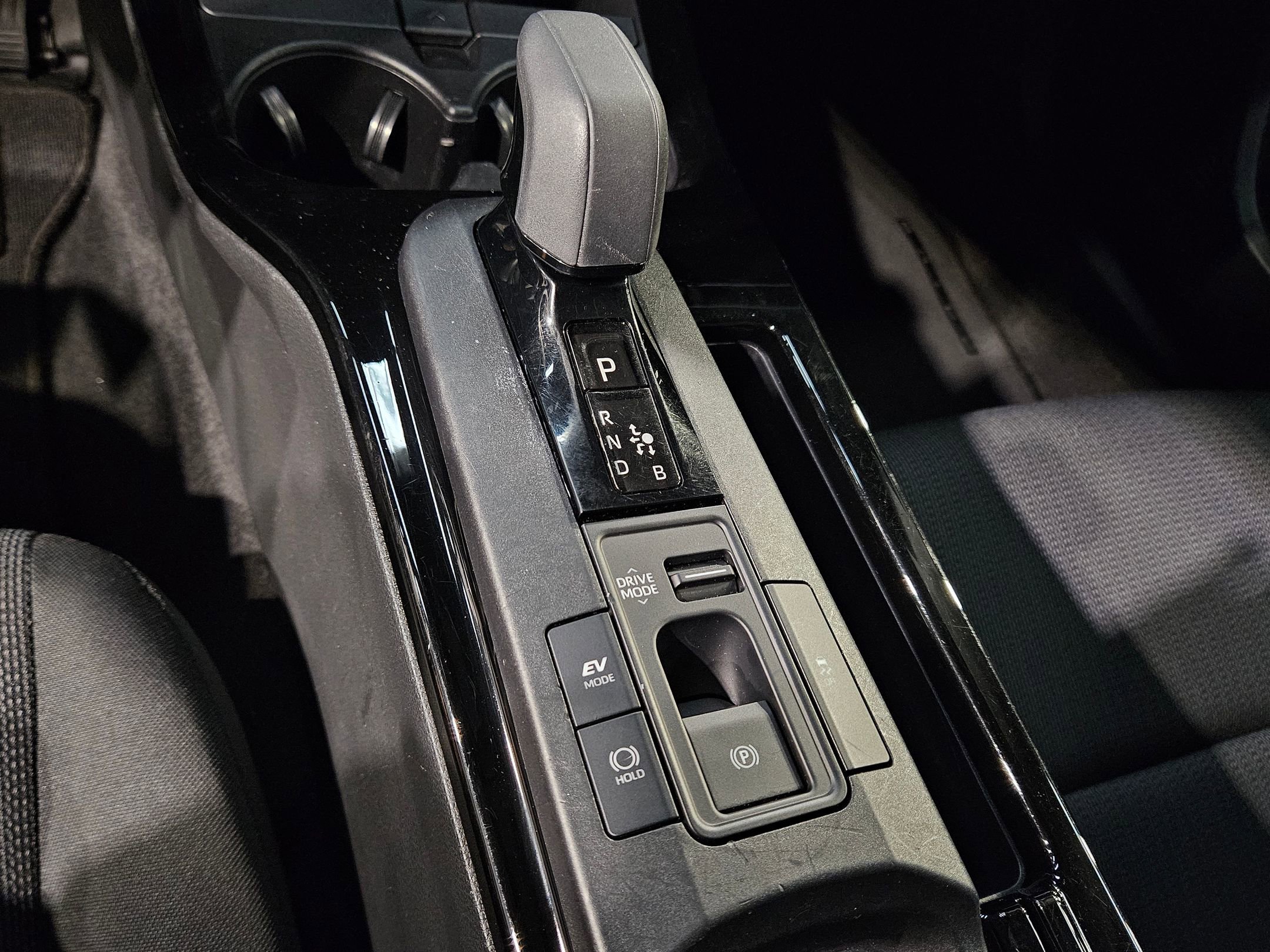 Used 2023 Toyota Prius LE image 32