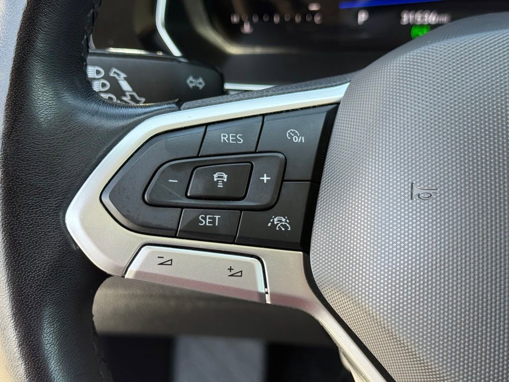 Used 2023 Volkswagen Jetta SE w/ Panoramic Sunroof Package FWD image 18