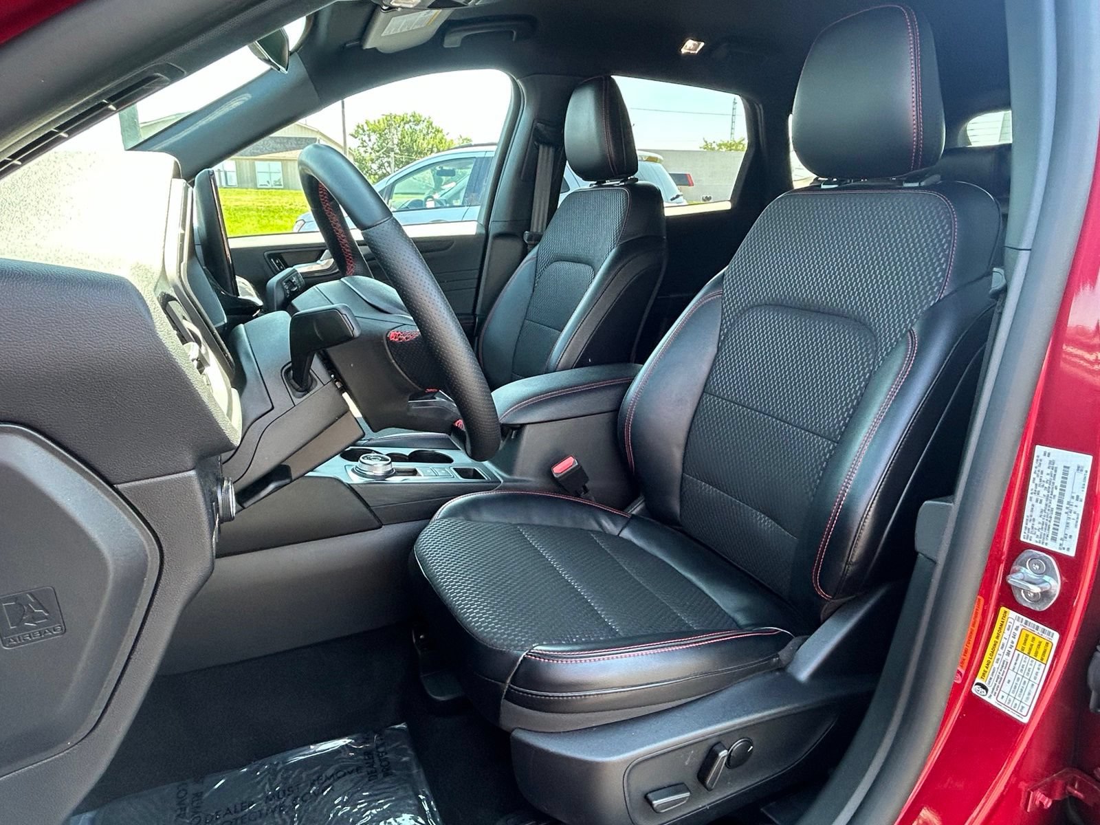 Used 2024 Ford Escape ST-Line w/ Tech Pack #1 AWD/4WD image 11