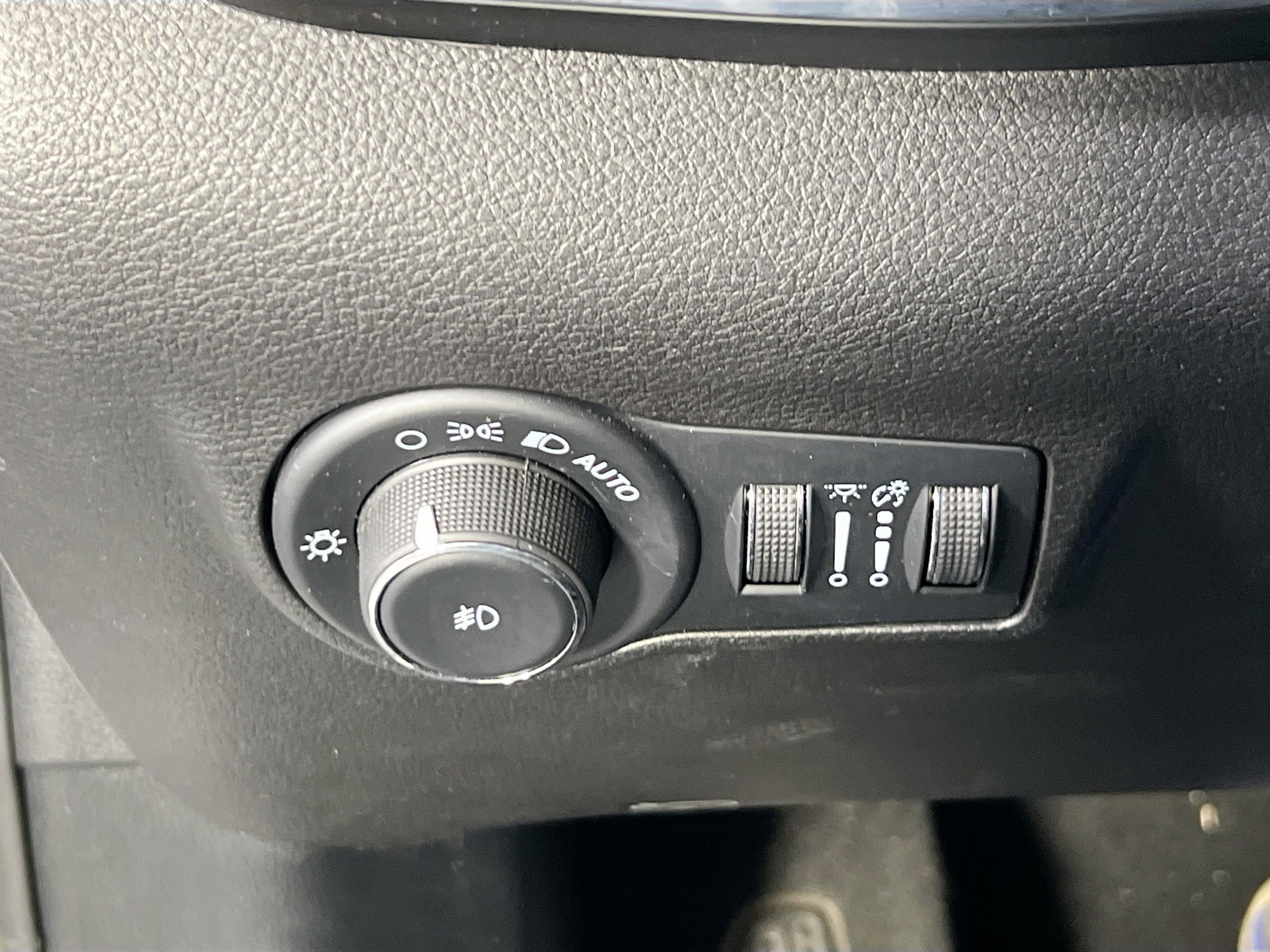 Used 2022 Jeep Compass Limited image 10