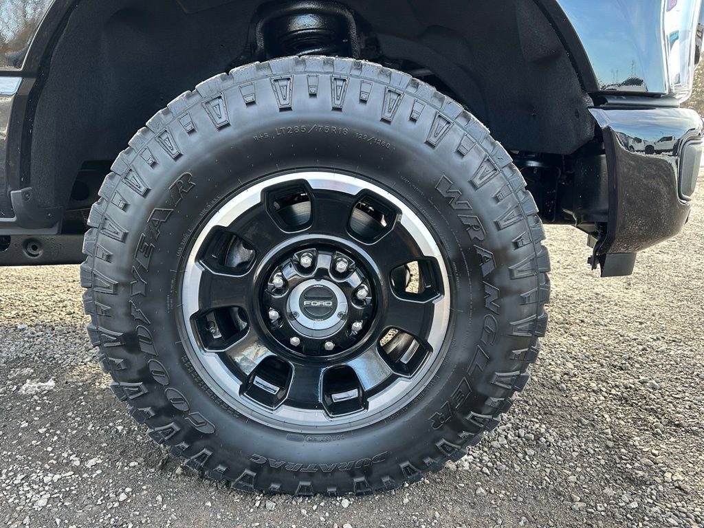 Used 2025 Ford F350 Platinum w/ Tremor Off-Road Package image 8