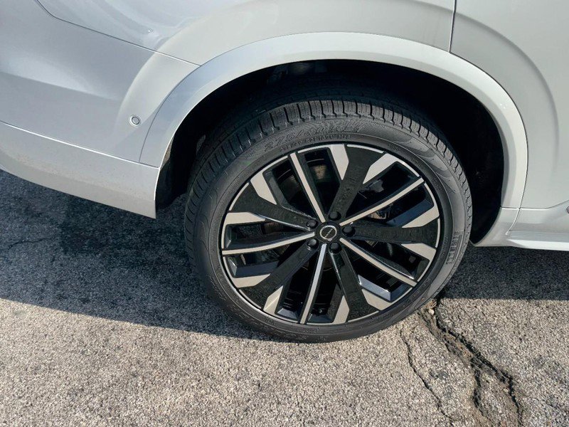 New 2026 Volvo XC90 B5 Plus w/ Protection Package image 4