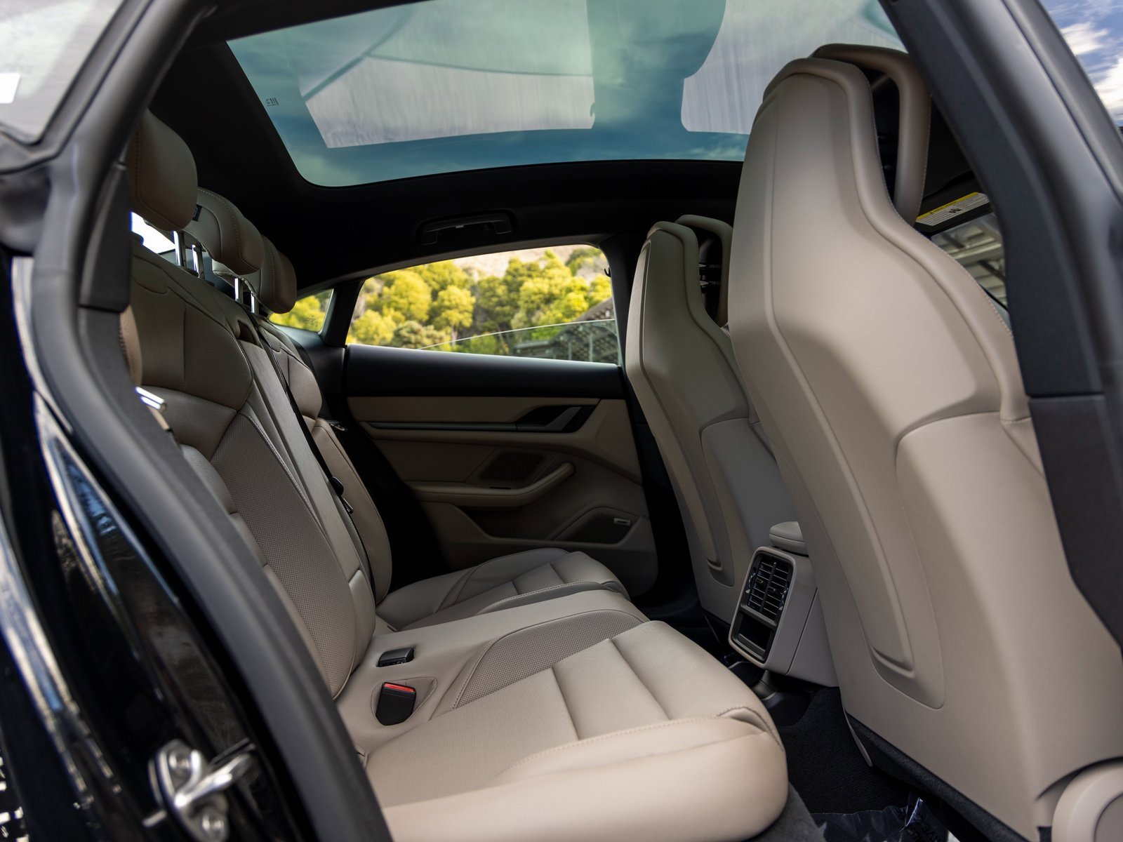 New 2025 Porsche Taycan 4S image 44