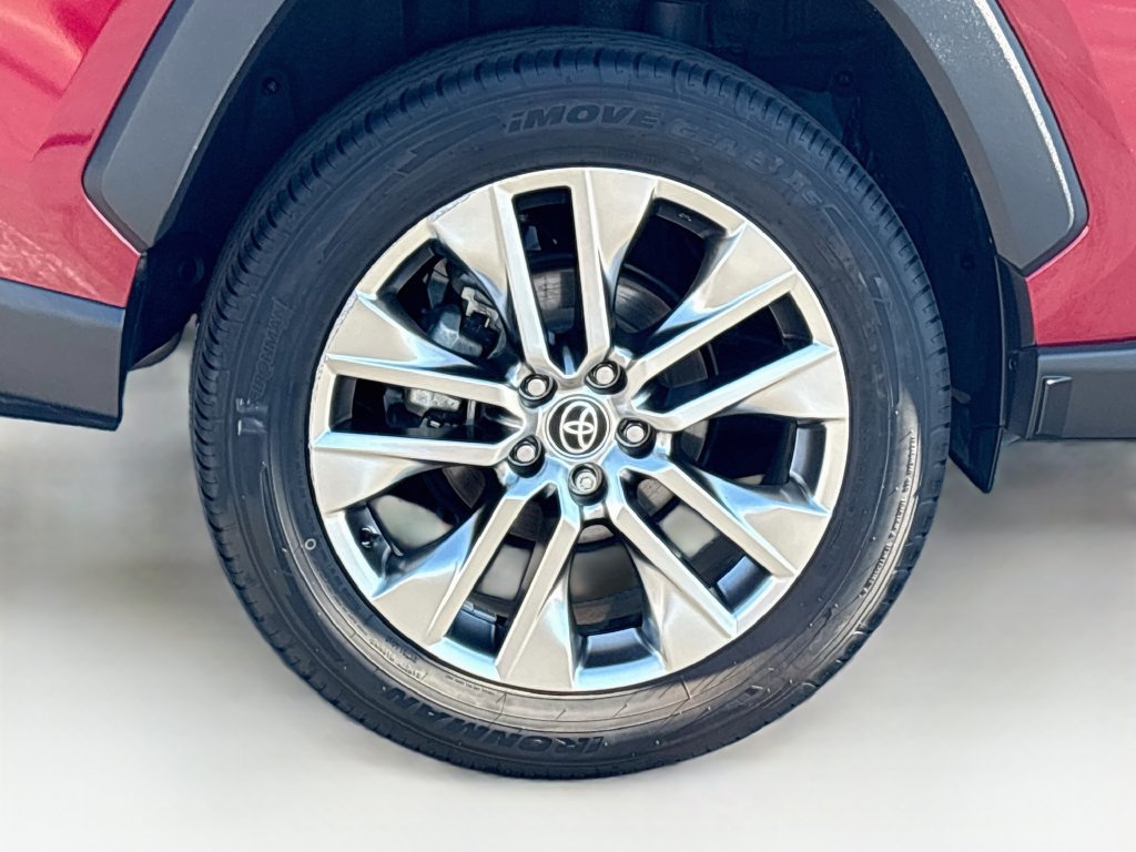 Certified 2021 Toyota RAV4 Limited FWD image 33