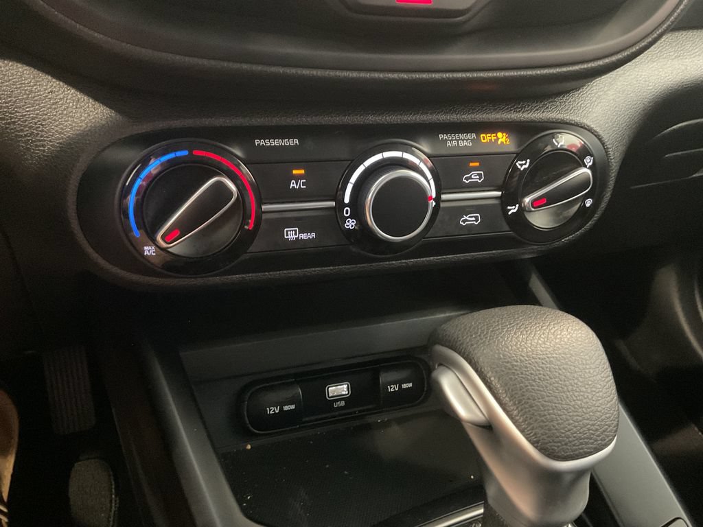 Used 2025 Kia Soul LX FWD image 24