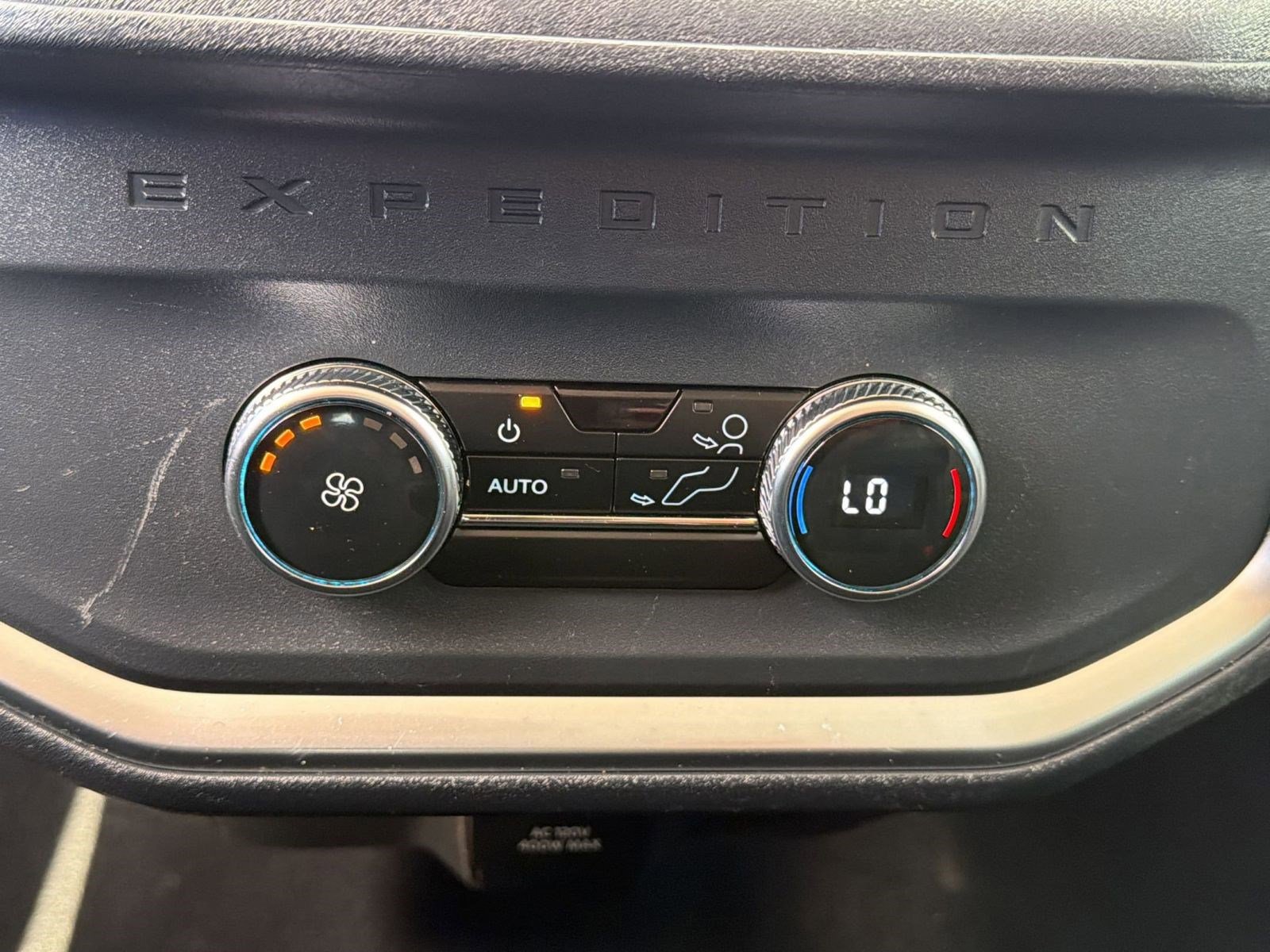 Certified 2025 Ford Expedition Max Active AWD/4WD image 29