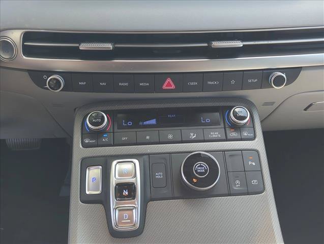 Used 2025 Hyundai Palisade SE FWD image 21