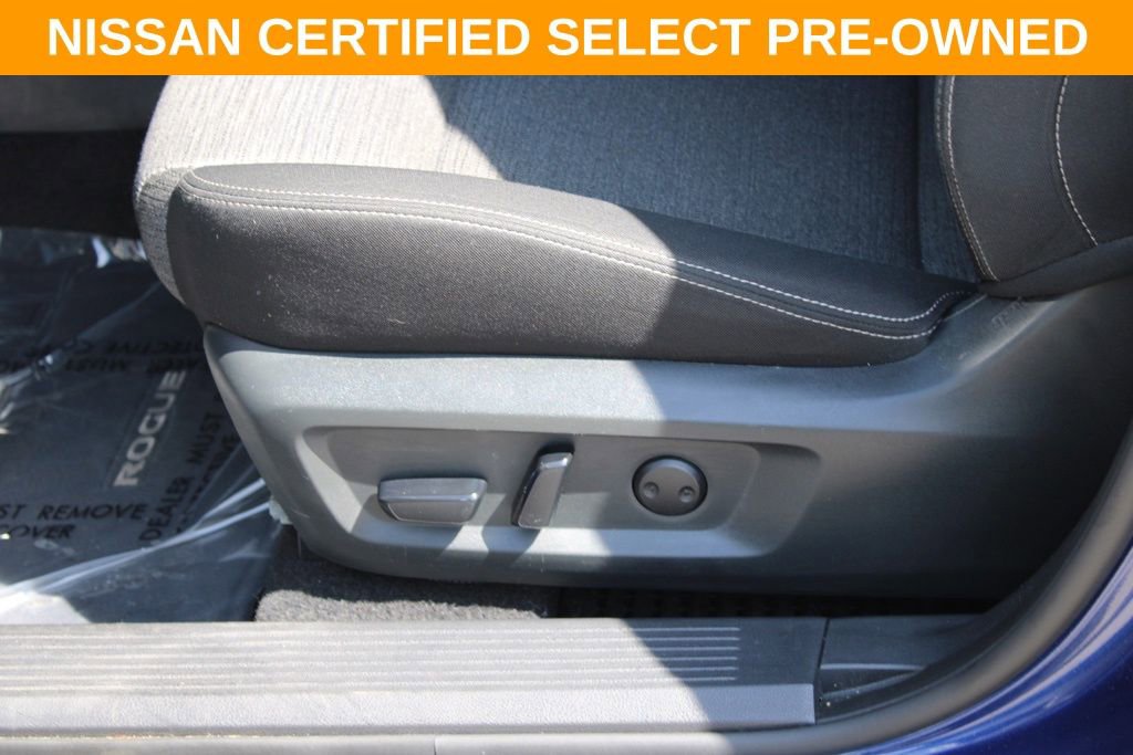 Certified 2023 Nissan Rogue SV image 17