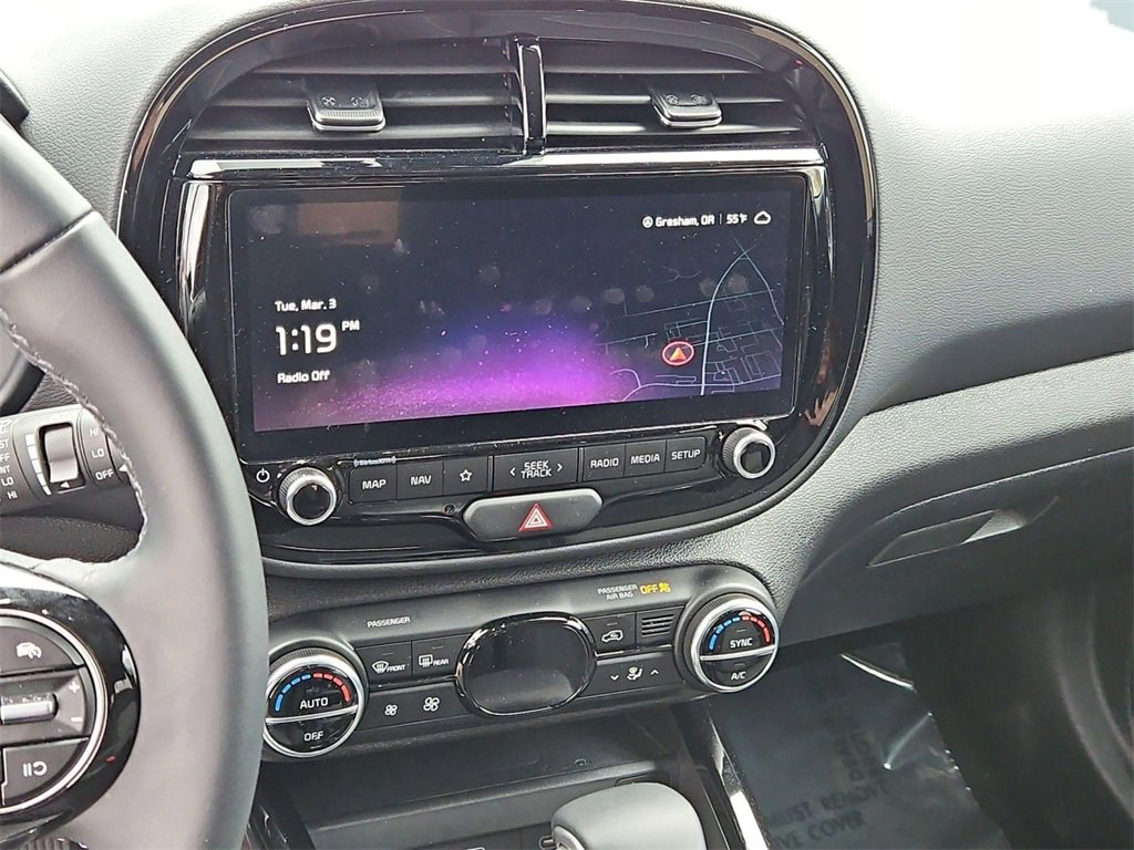 Used 2025 Kia Soul EX image 17