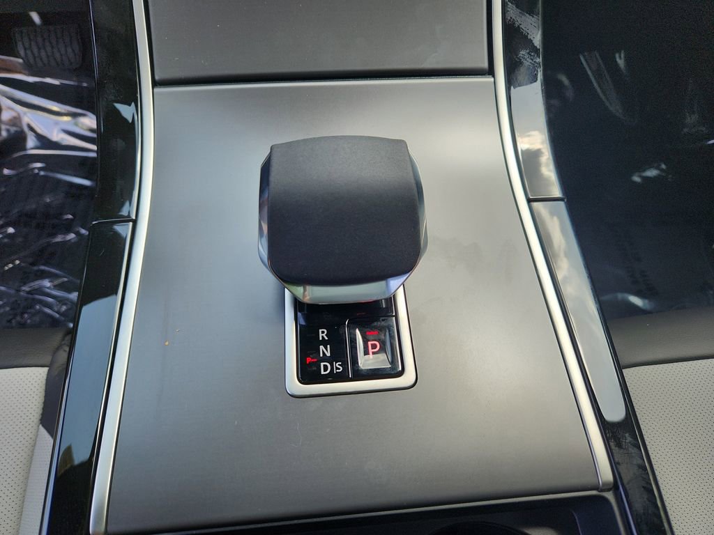 Used 2026 Land Rover Range Rover Velar Dynamic SE AWD/4WD image 16