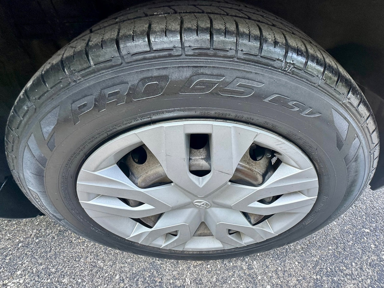 Used 2021 Toyota C-HR LE image 41