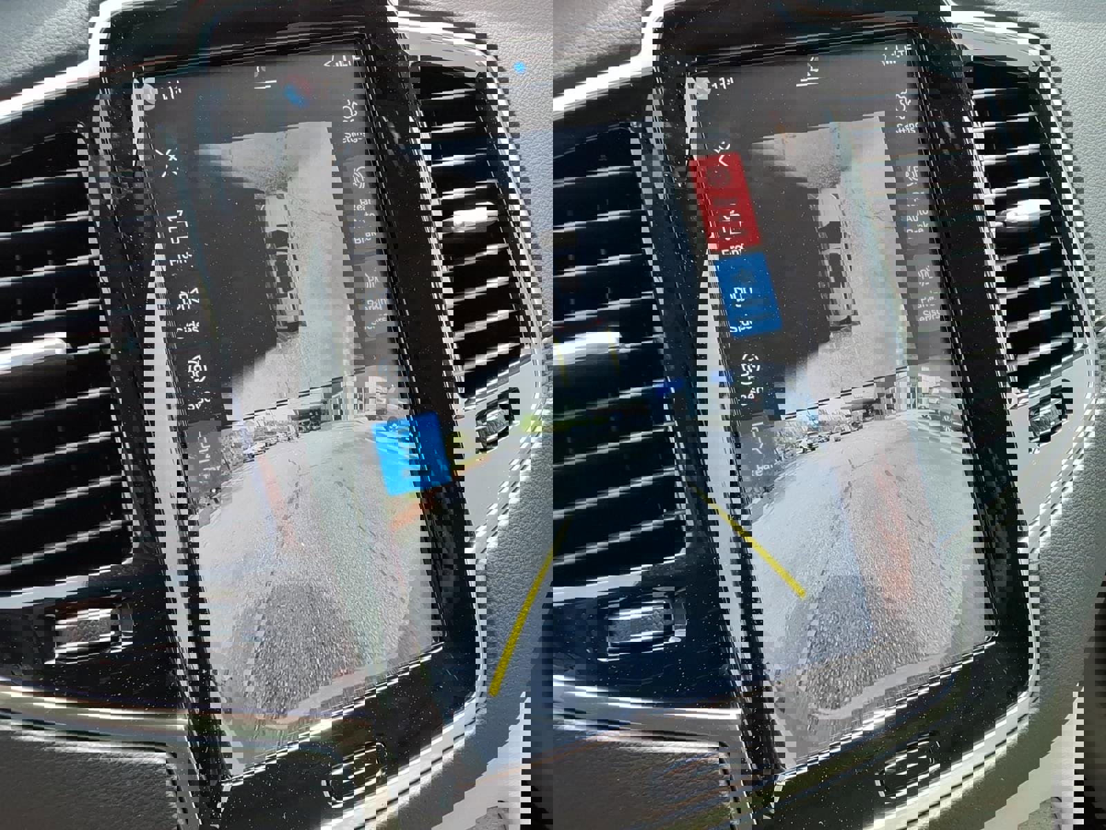 Used 2024 Volvo XC90 T8 Ultimate w/ Protection Package Premier image 18