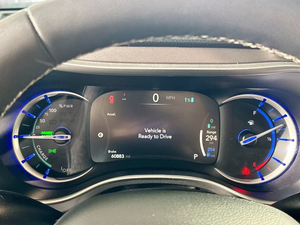 Used 2023 Chrysler Pacifica Touring-L FWD image 14