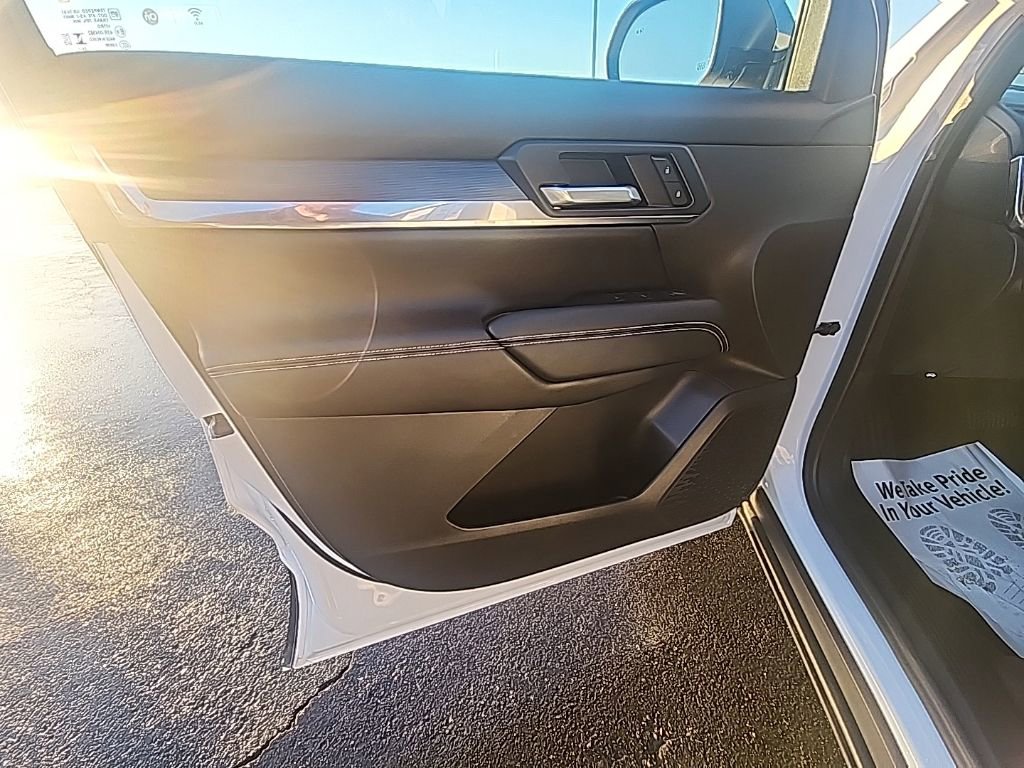 Used 2025 GMC Terrain Elevation image 13