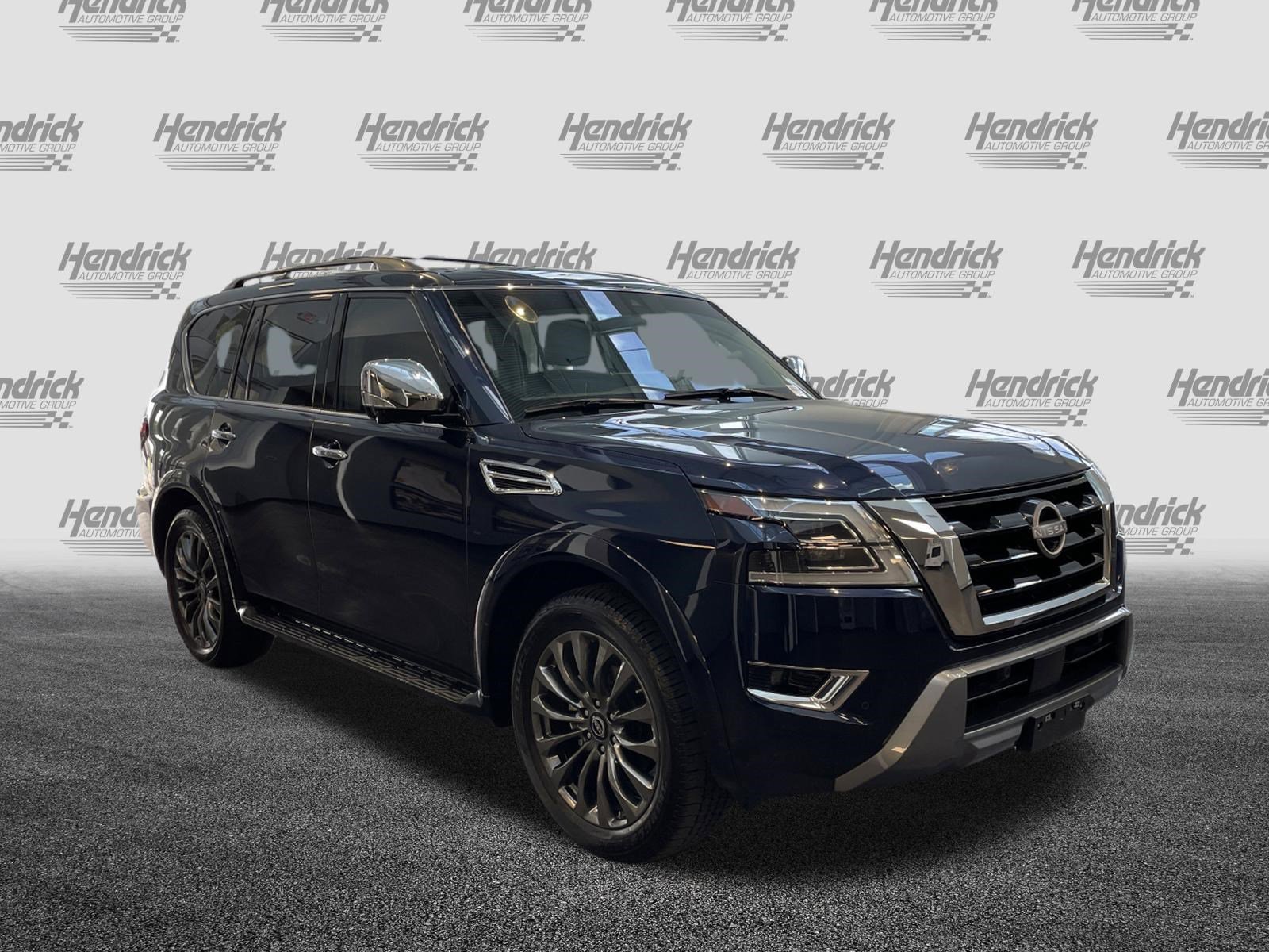 Used 2024 Nissan Armada Platinum w/ Captain's Chairs Package RWD image 2