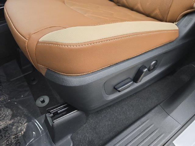 New 2026 Nissan Pathfinder Platinum FWD image 39