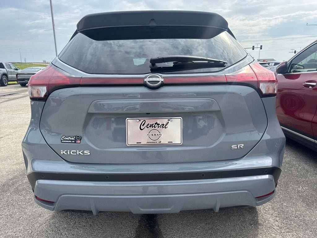 Used 2024 Nissan Kicks SR w/ SR Premium Package FWD image 7