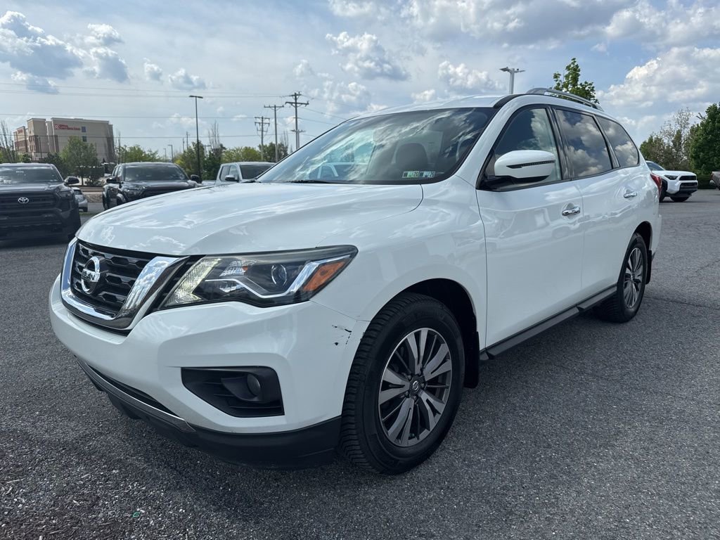 Used 2017 Nissan Pathfinder SV w/ SV Tech Package AWD/4WD image 2