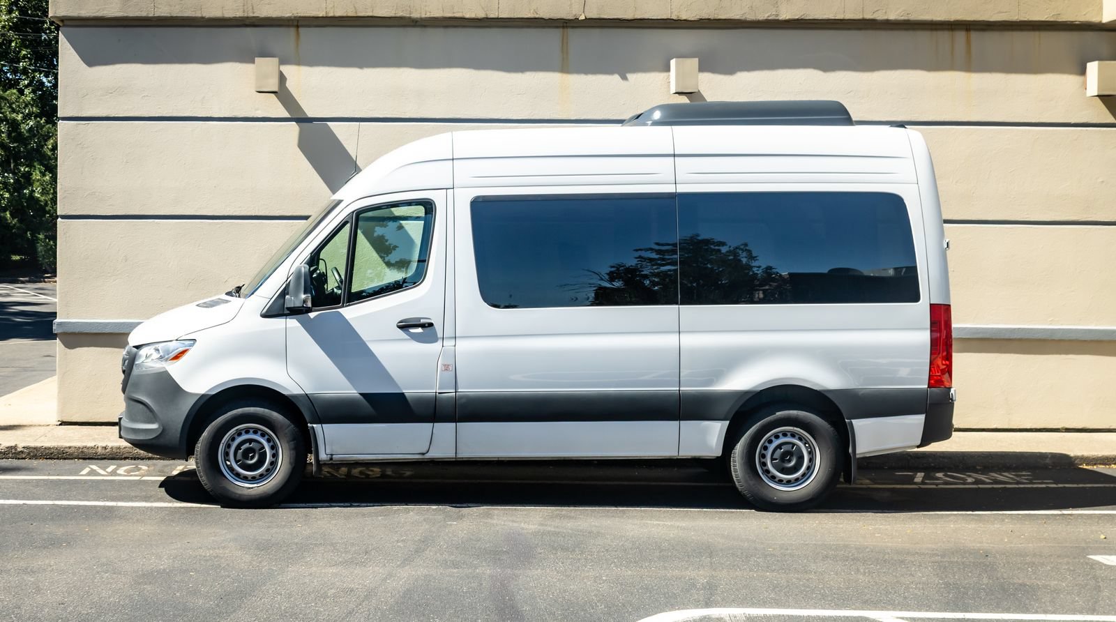 Used 2025 Mercedes-Benz Sprinter 2500 image 4