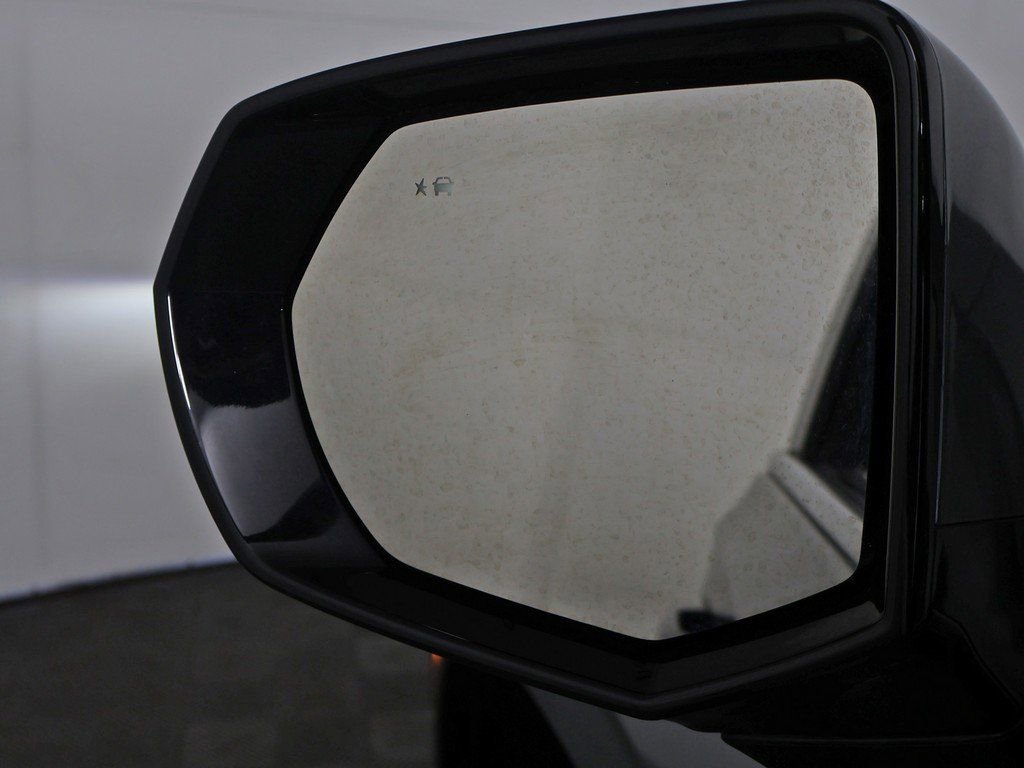 Used 2025 Chevrolet Tahoe LT image 38