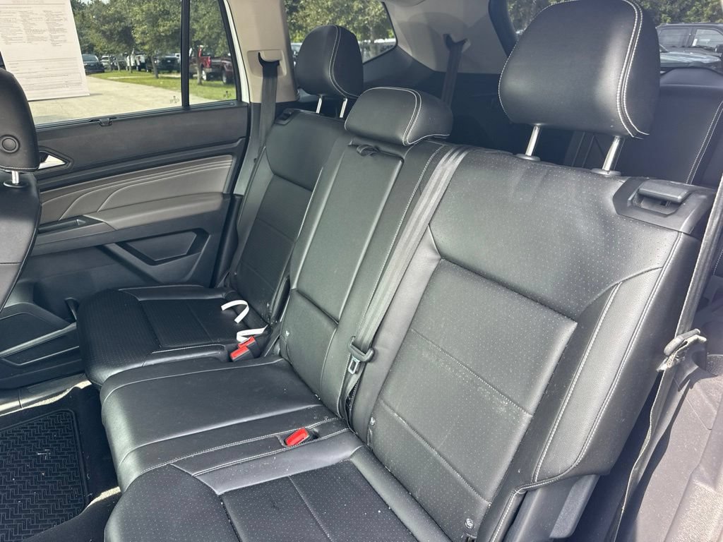 Used 2023 Volkswagen Atlas SE w/ Black Wheel Package FWD image 11