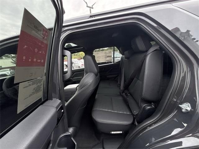 Certified 2025 Toyota 4Runner TRD Off-Road Premium image 23