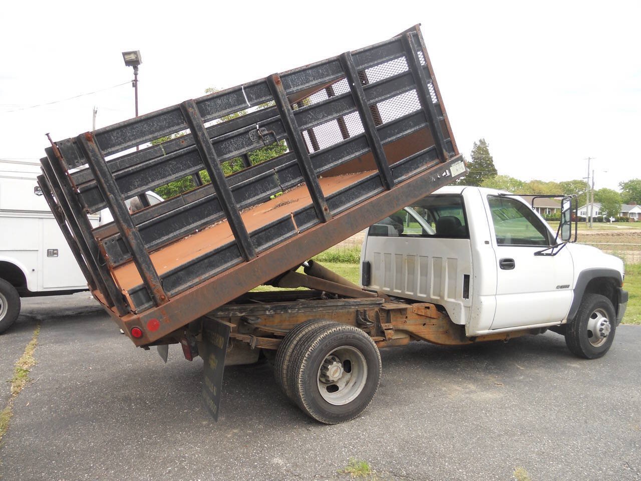 Used 2002 Chevrolet Silverado 3500 2WD Regular Cab image 19