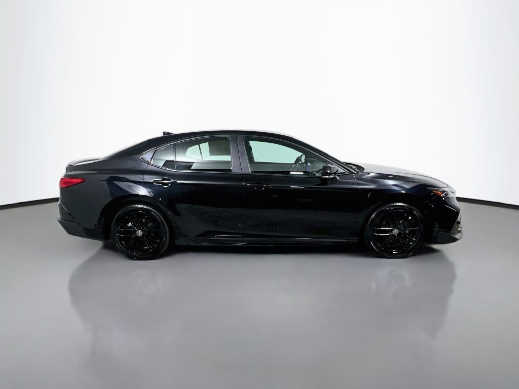 Used 2025 Toyota Camry SE FWD image 2