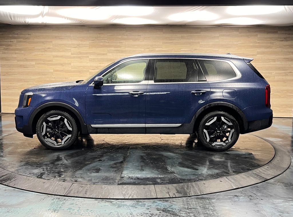 Used 2025 Kia Telluride S AWD/4WD image 16