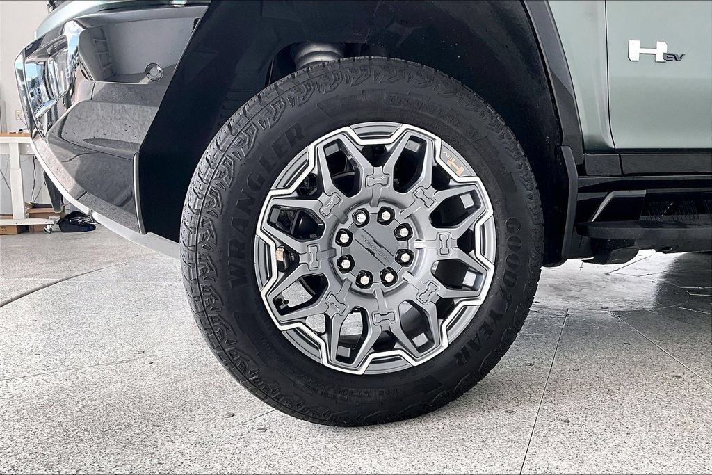 Used 2024 GMC Hummer EV 3X AWD/4WD image 10