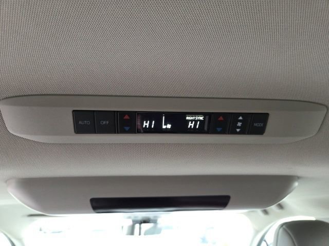 Used 2021 Toyota Sienna Limited image 26