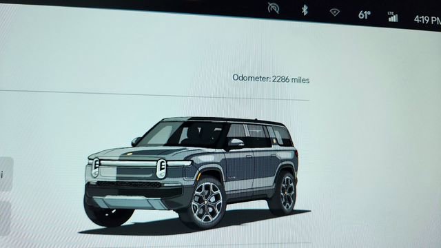 Used 2025 Rivian R1S Adventure image 43