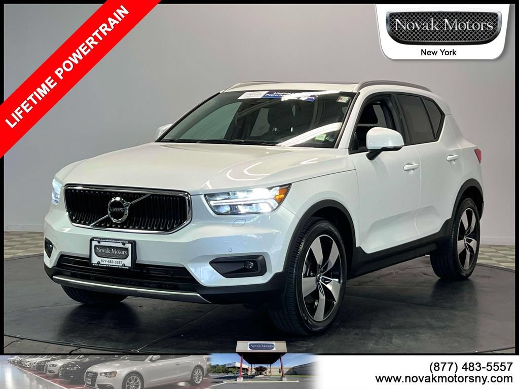 Used 2022 Volvo XC40 T5 Momentum w/ Premium Package AWD/4WD image 4