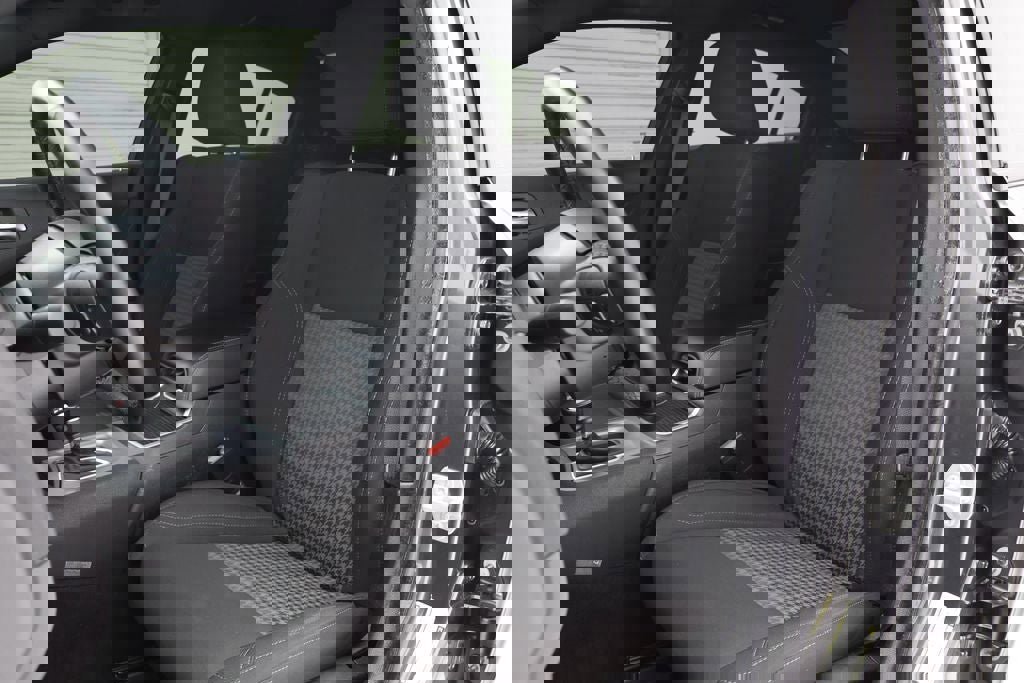 Used 2023 Dodge Charger SXT w/ Cold Weather Package image 15