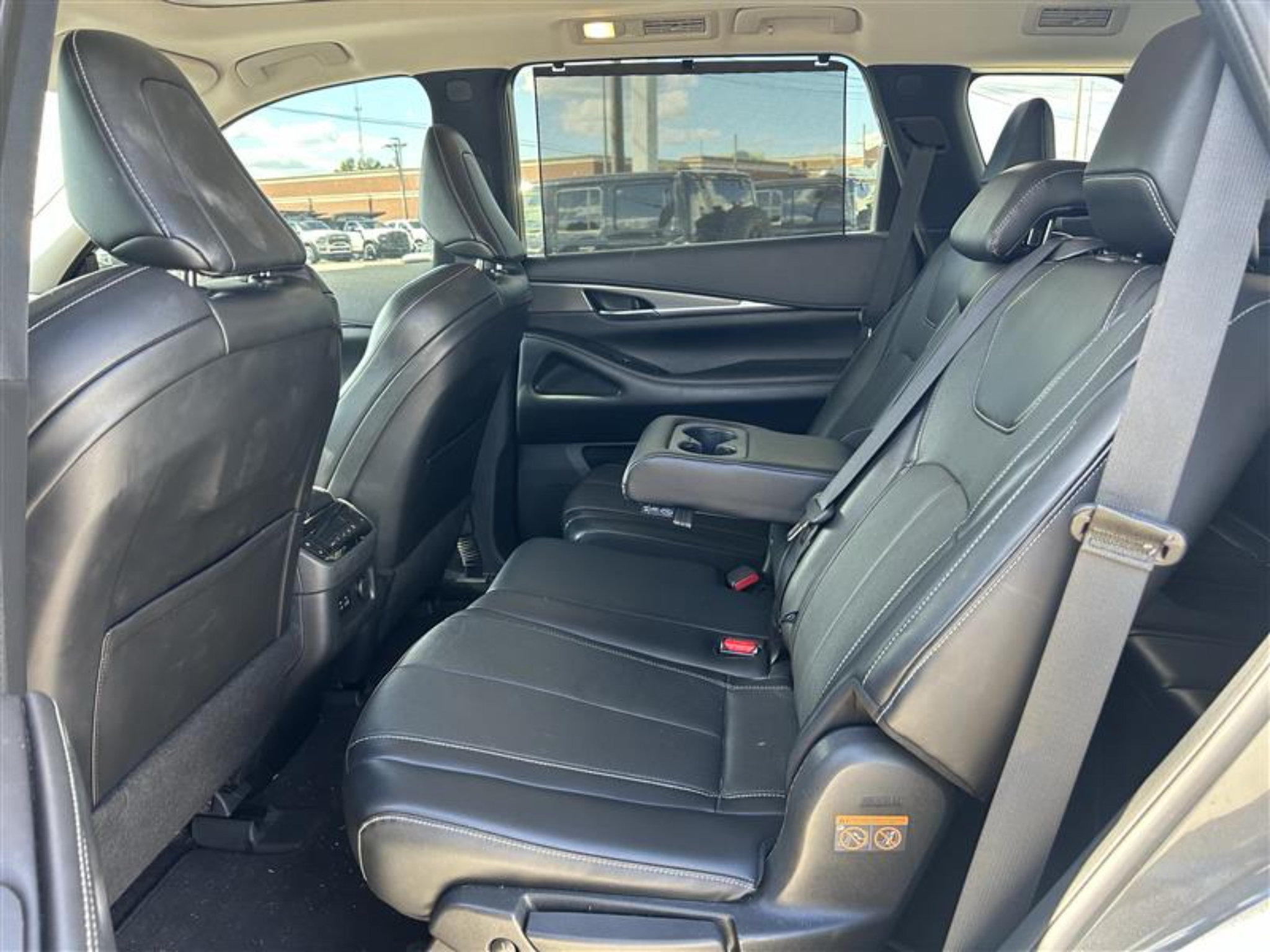 Used 2022 INFINITI QX60 Luxe AWD/4WD image 4