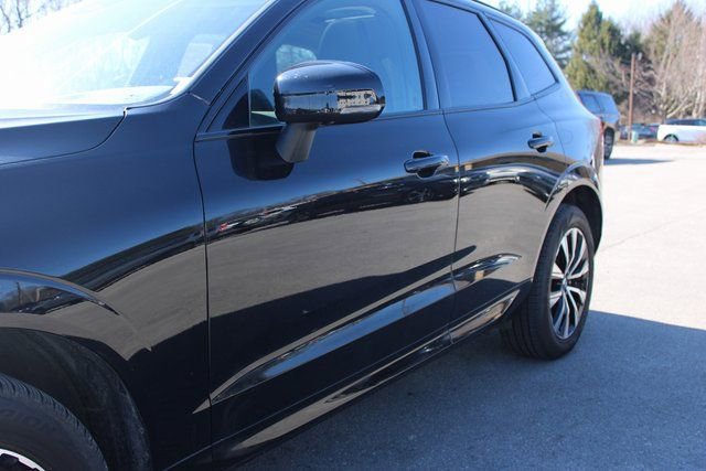 Used 2025 Volvo XC60 B5 Plus image 45