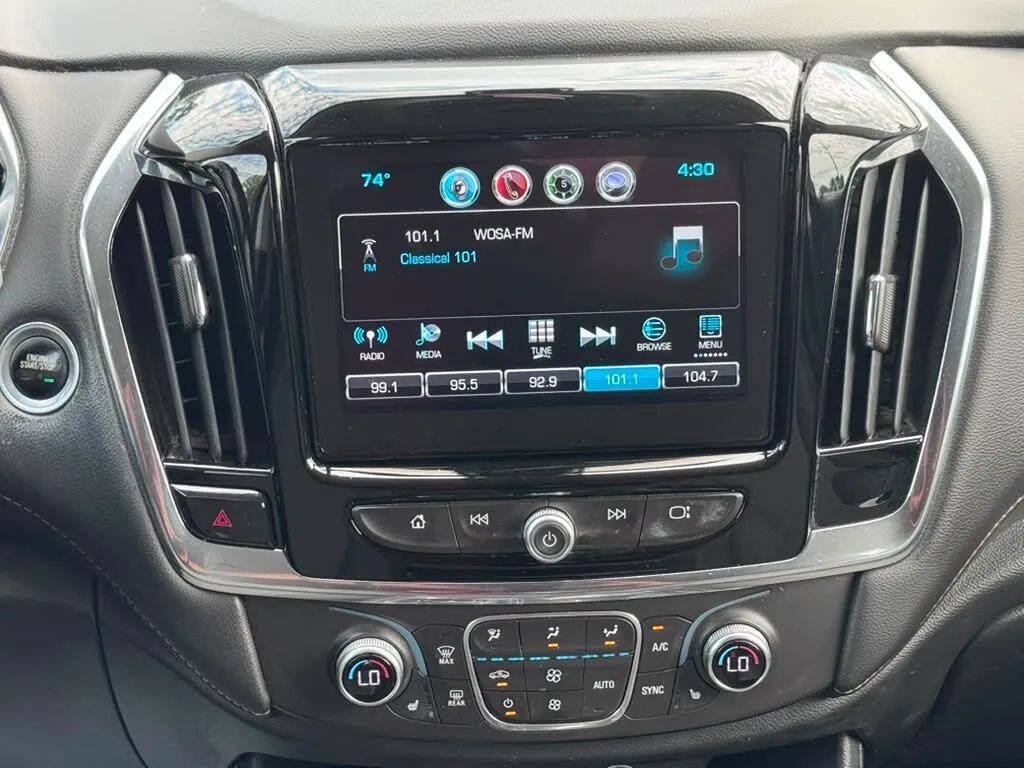 Used 2018 Chevrolet Traverse LT FWD image 19