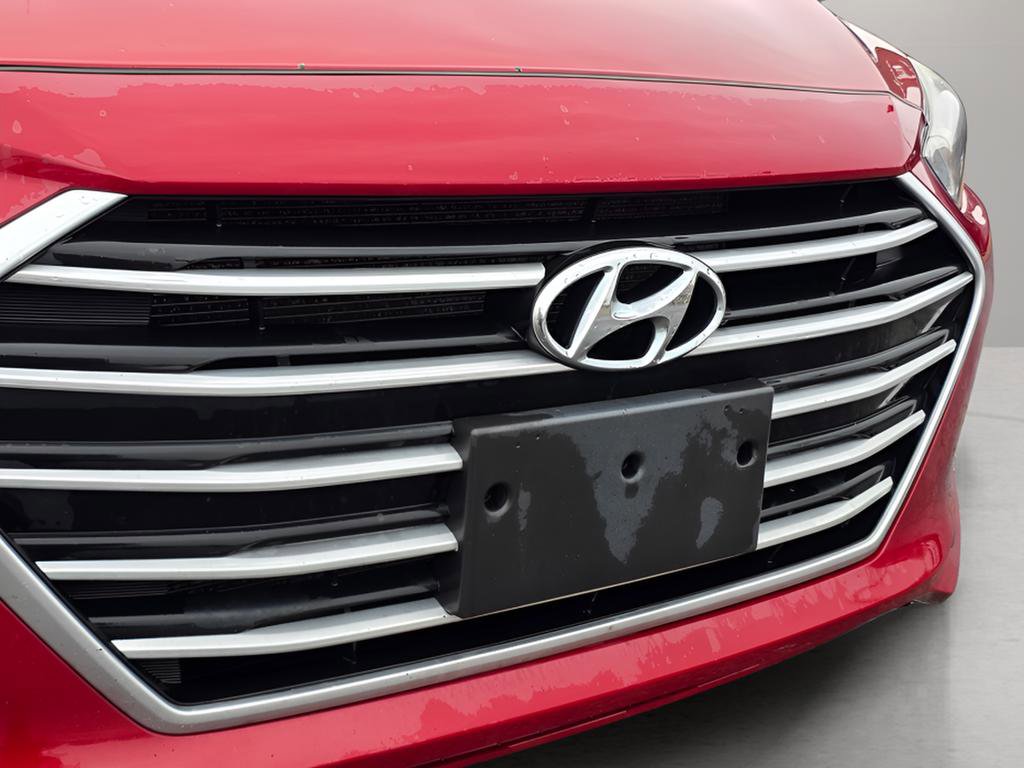 Used 2017 Hyundai Elantra SE image 9