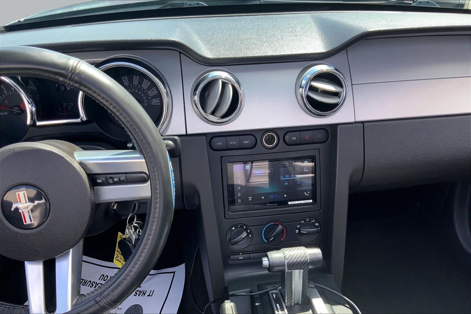 Used 2006 Ford Mustang GT Premium RWD image 6
